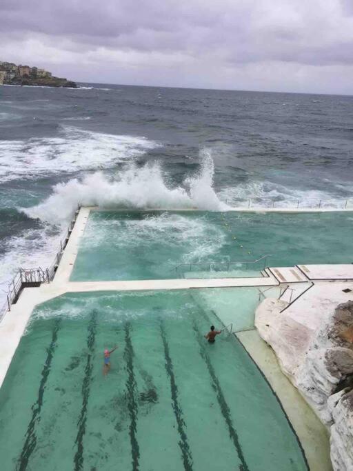 Bondi Beach Waves Beachfront Apartment Сидней Экстерьер фото